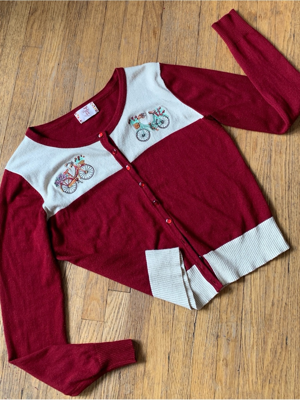 Sweet Soft Cardigan with sweeeet embroidered bicycles🚴‍♀️❤️❤️❤️